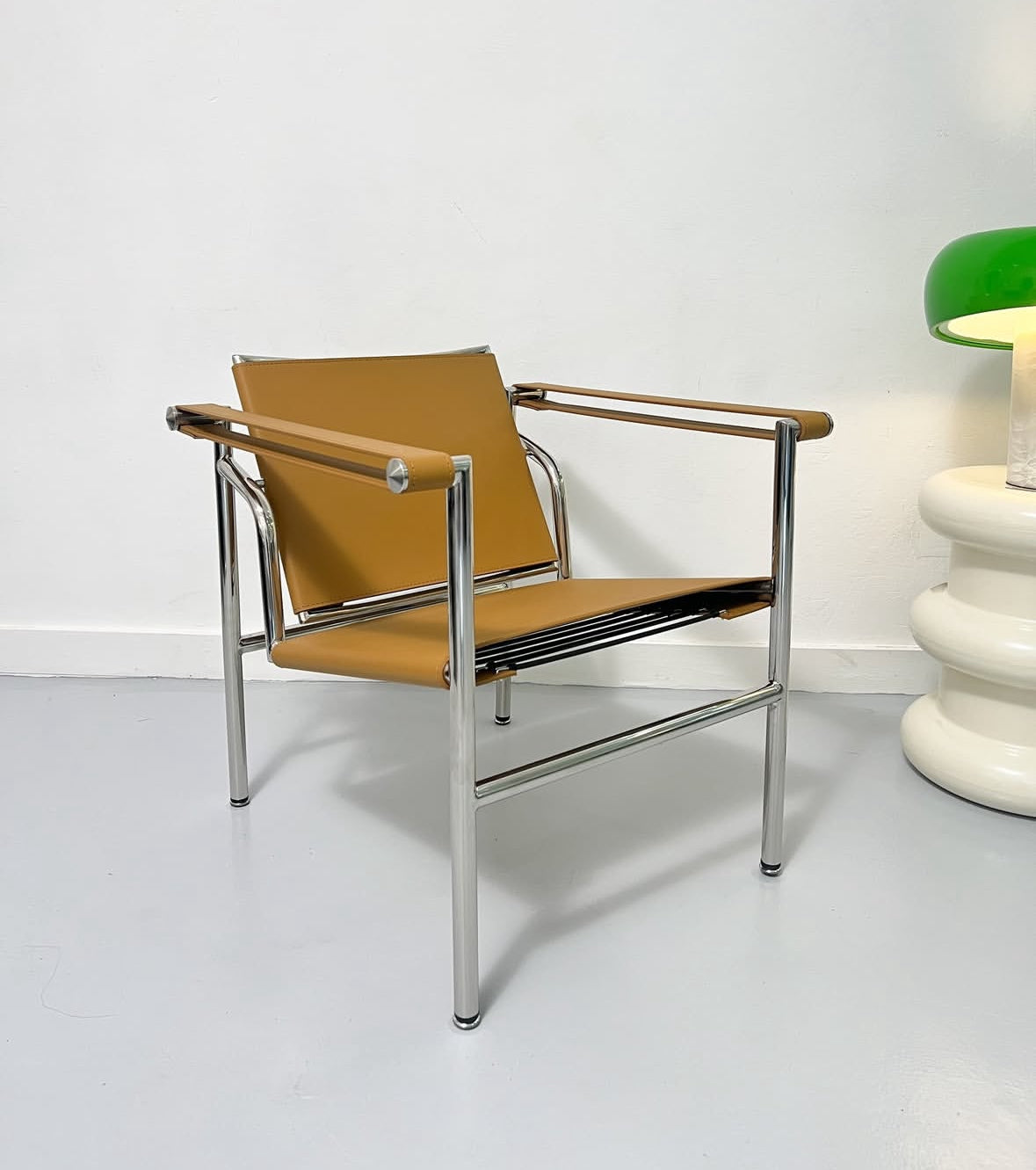 LC1 Basculant Sling Chair
