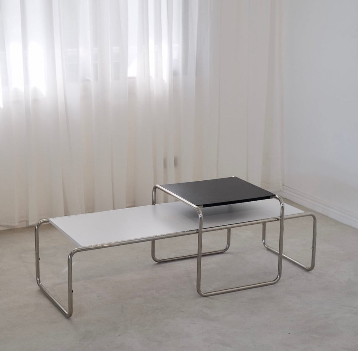 Laccio Side Table