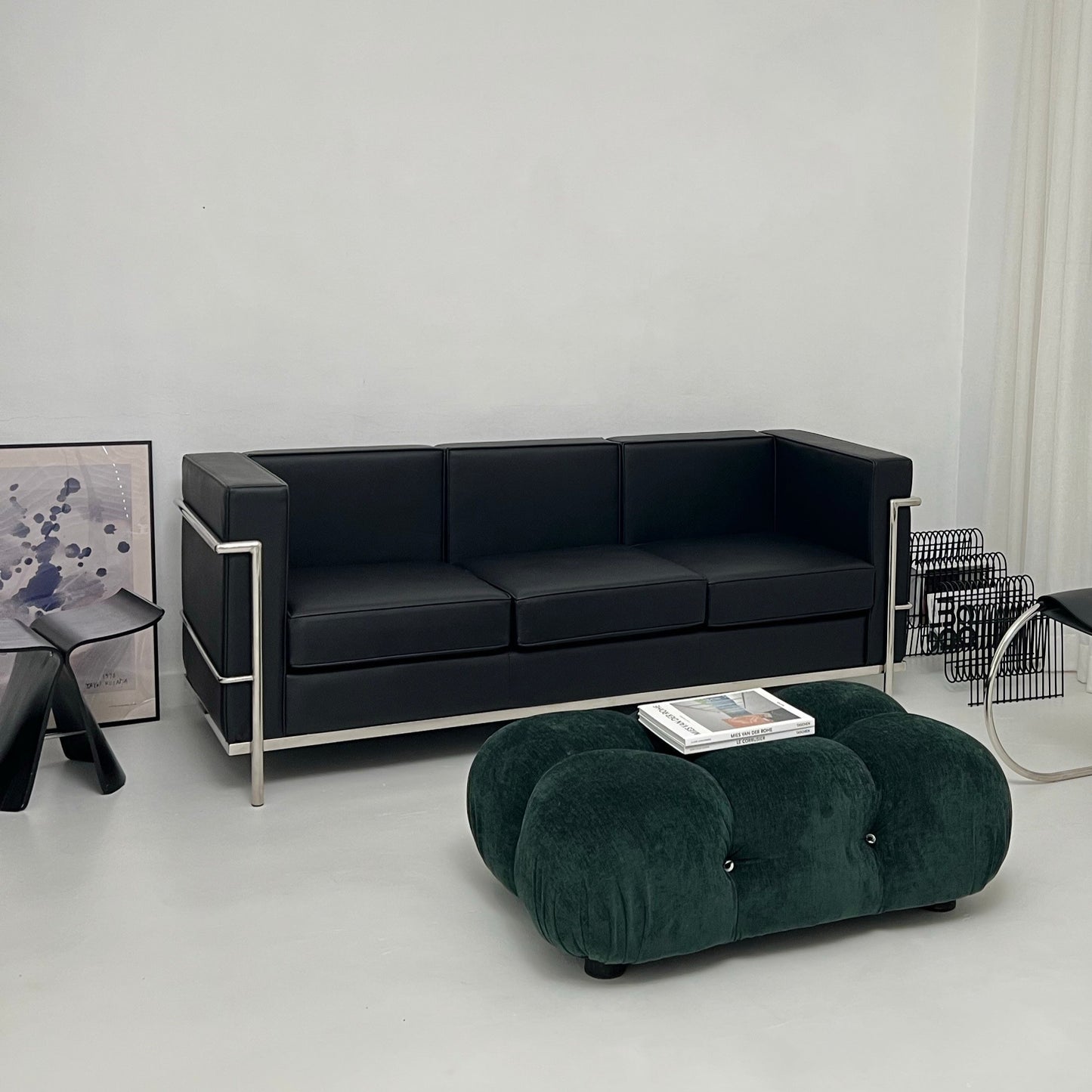 LC2 Petite — 3-Seater
