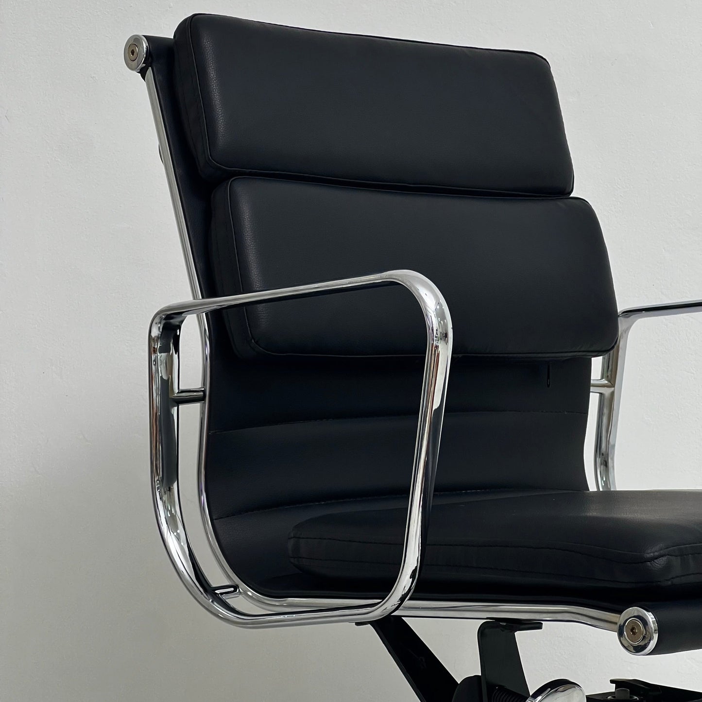 Eames Soft Pad Office Chair