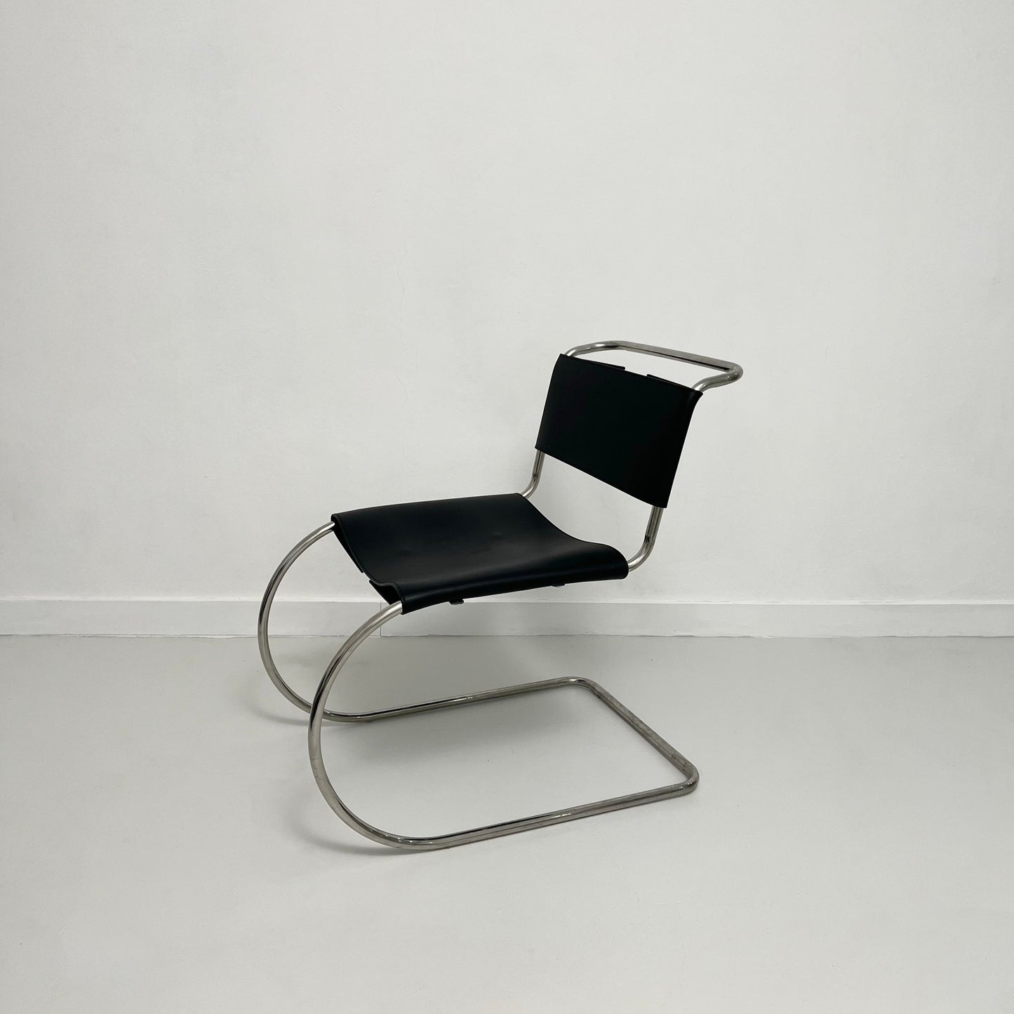 MR Chair