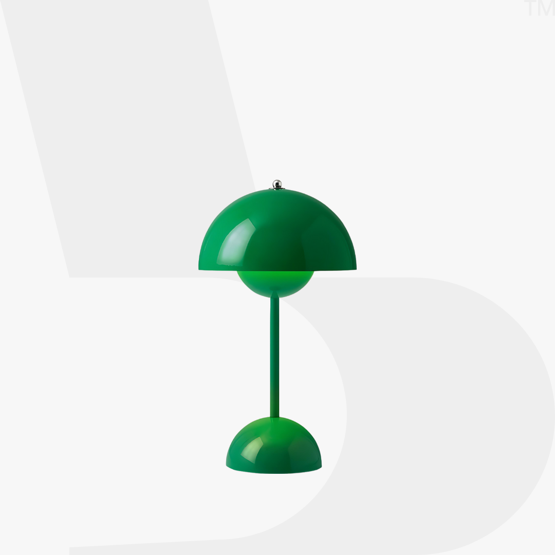 VP9 Table Lamp