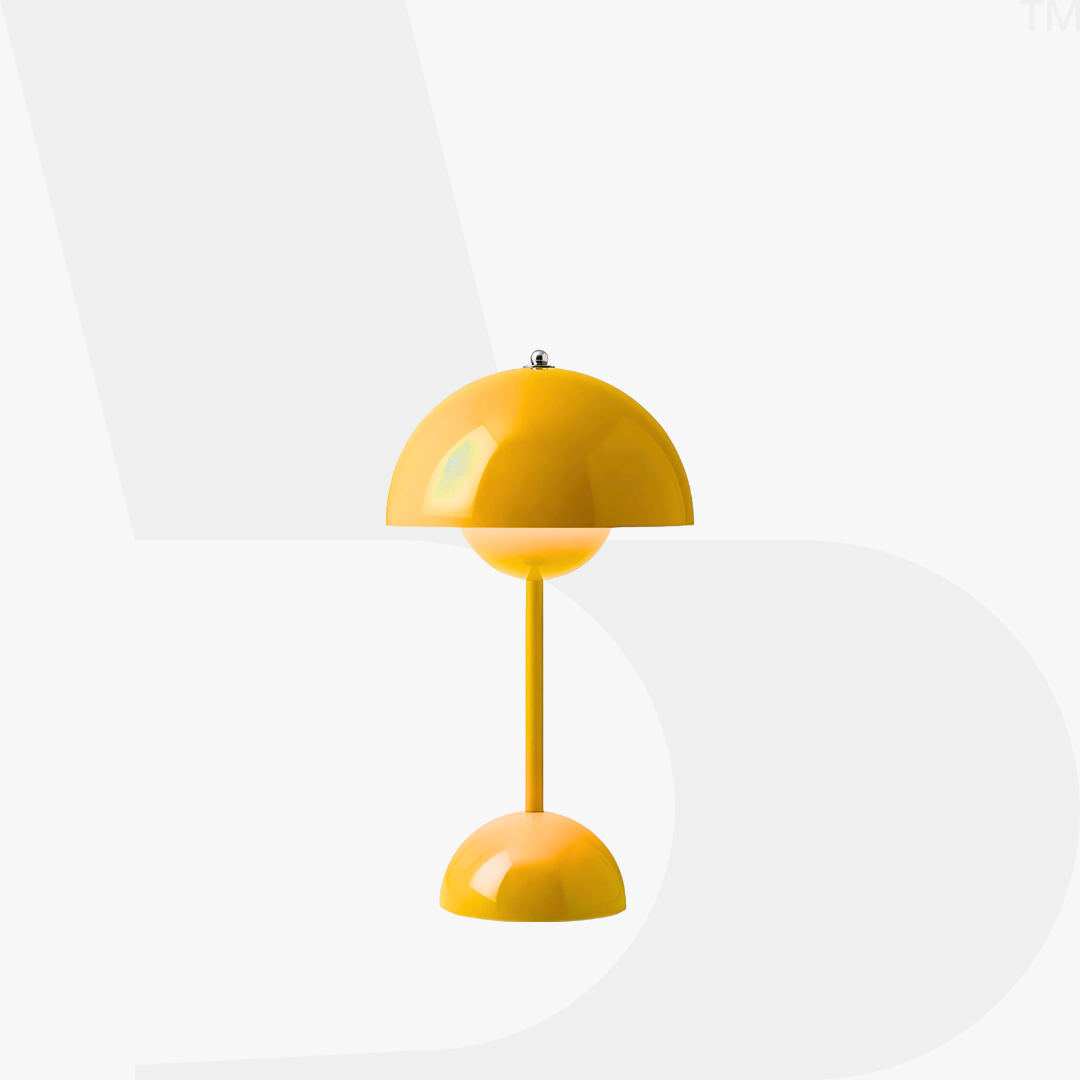 VP9 Table Lamp