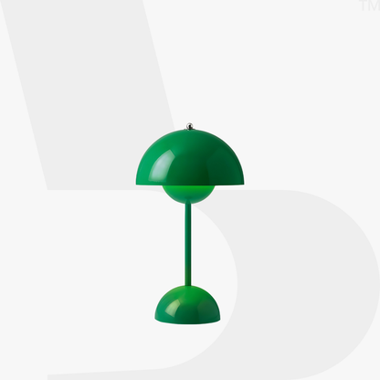 VP9 Table Lamp